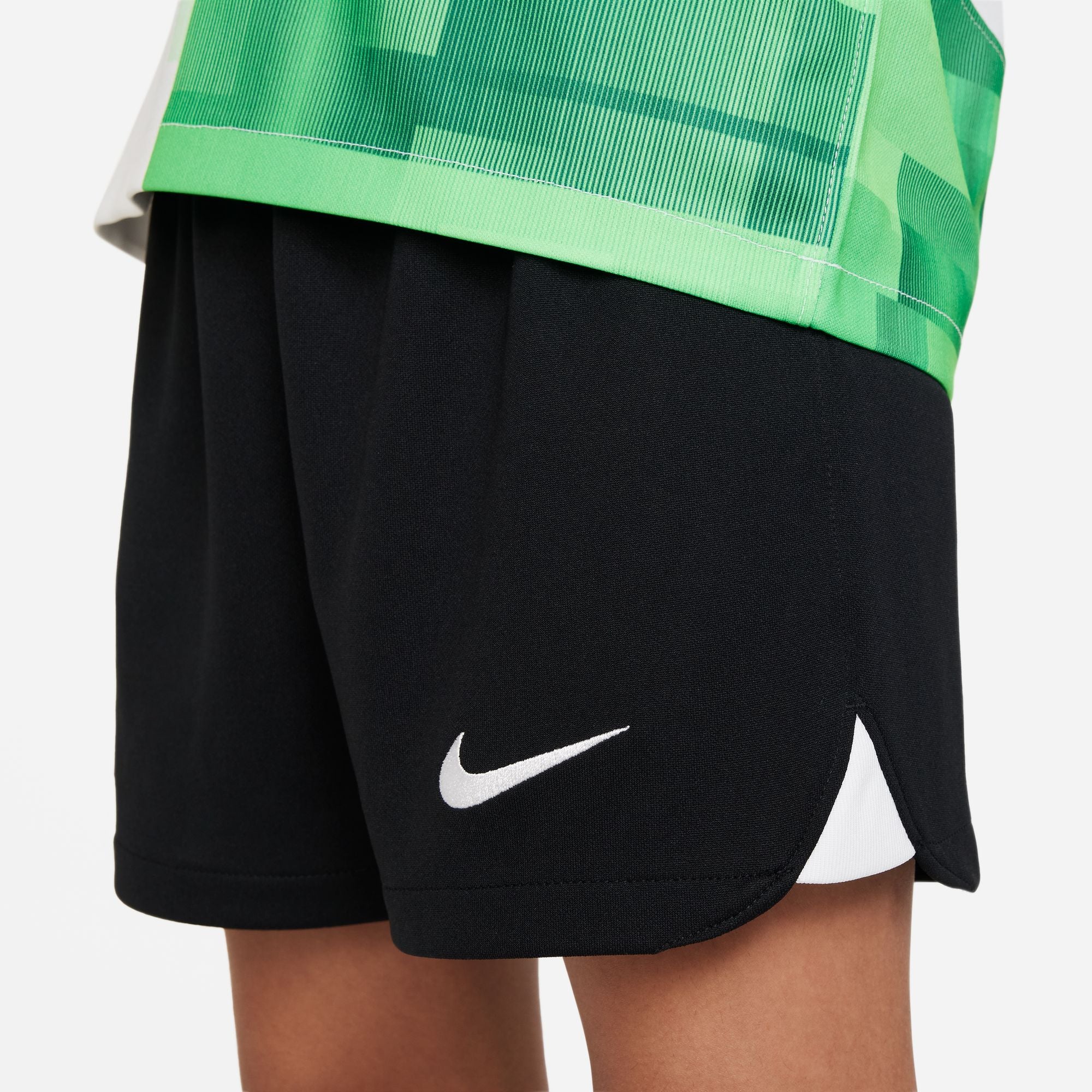 Equipación de 3 piezas Nike Dri-FIT para niños pequeños de la segunda equipación del Liverpool 23/24