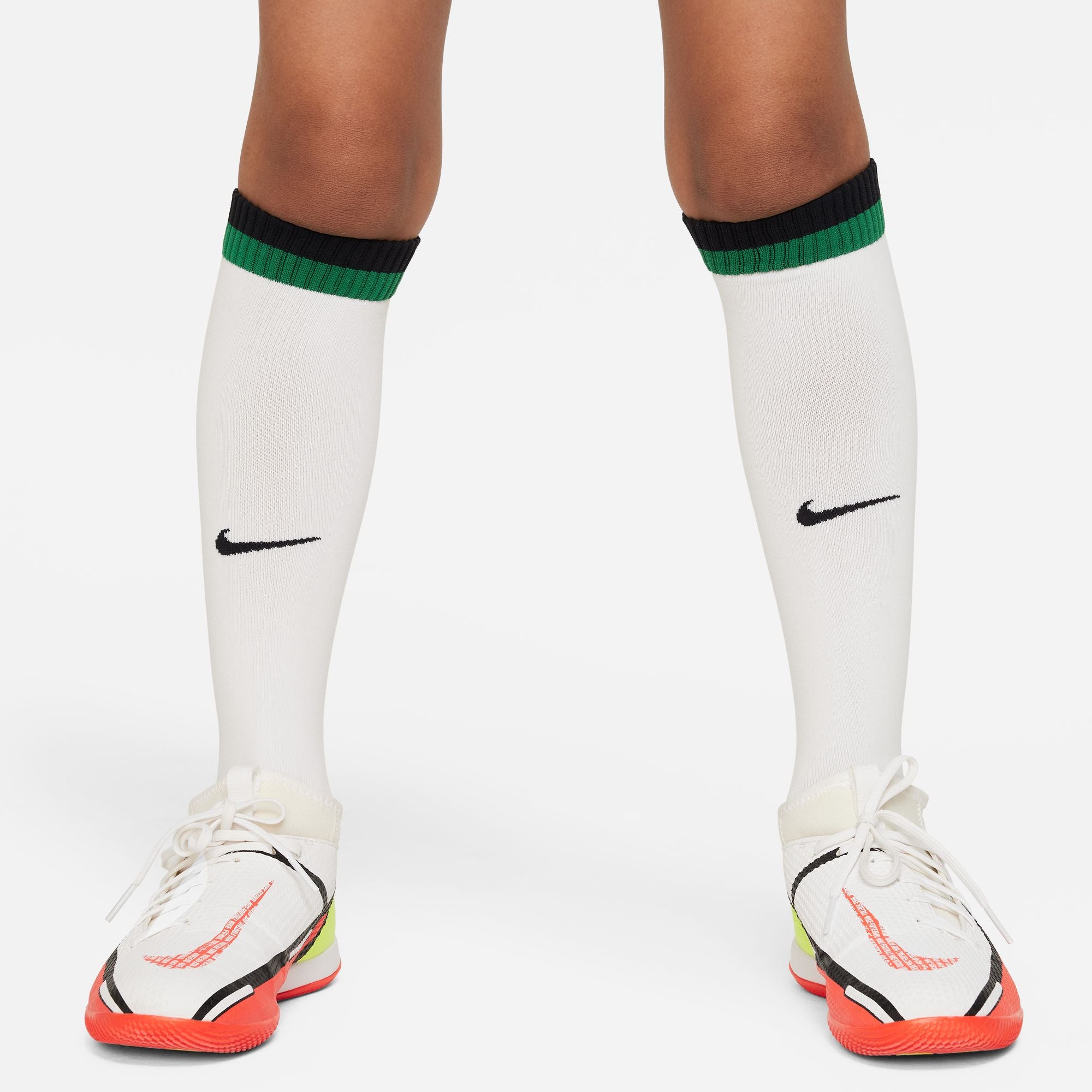 Equipación de 3 piezas Nike Dri-FIT para niños pequeños de la segunda equipación del Liverpool 23/24